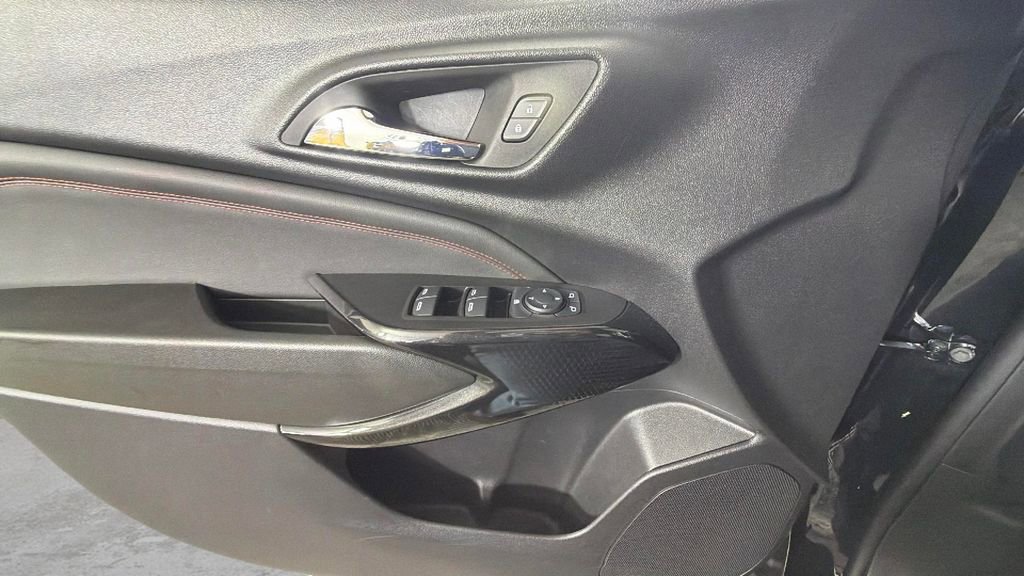 Certified 2024 Chevrolet Trax RS w/ Driver Confidence Package FWD image 25