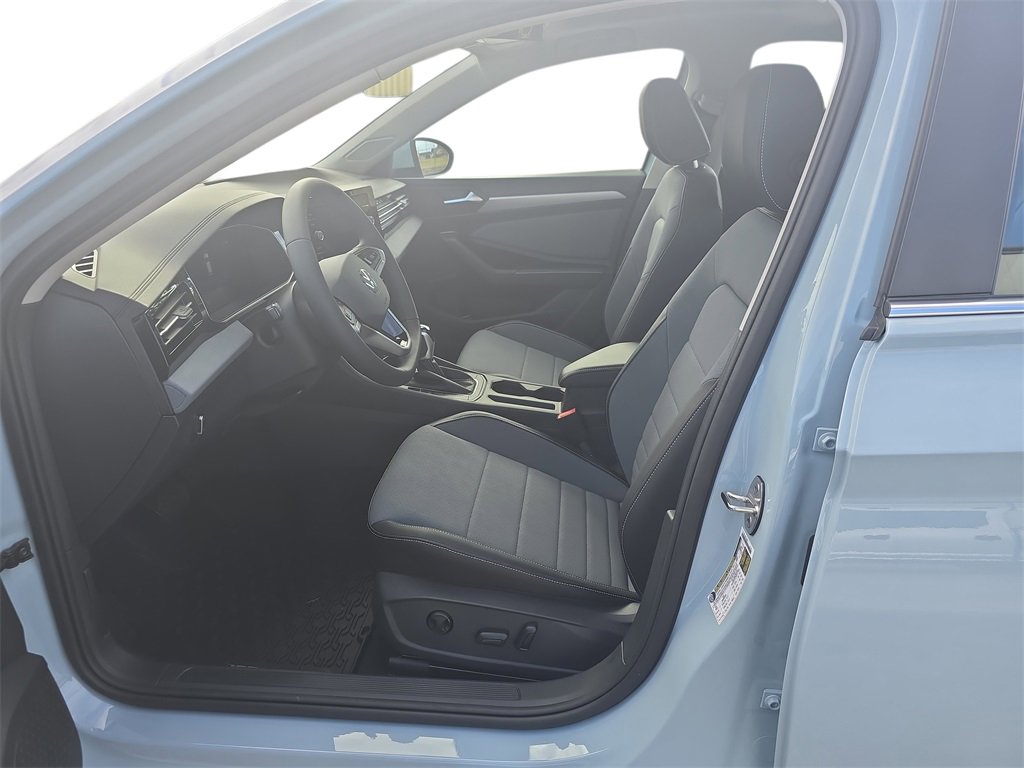 New 2026 Volkswagen Jetta SE image 9