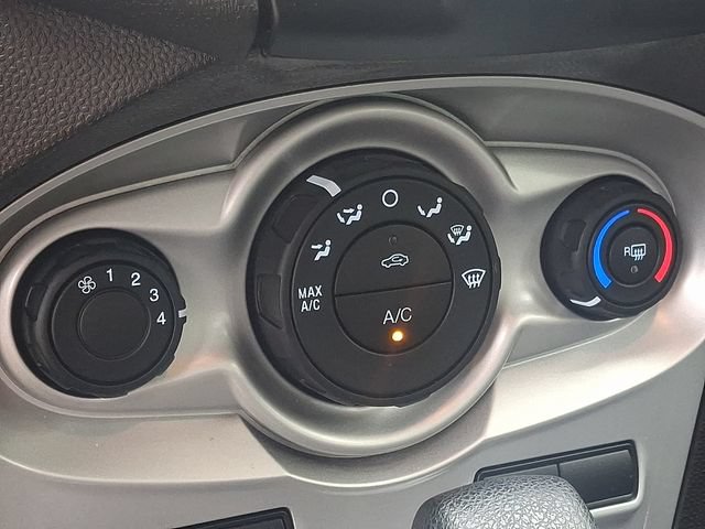 Used 2016 Ford Fiesta SE FWD image 15