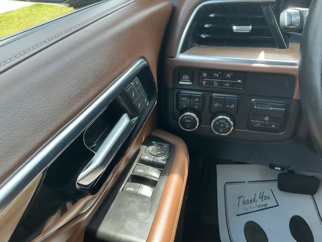 Used 2025 Chevrolet Suburban High Country AWD/4WD image 25
