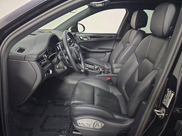 Certified 2022 Porsche Macan S AWD/4WD image 5