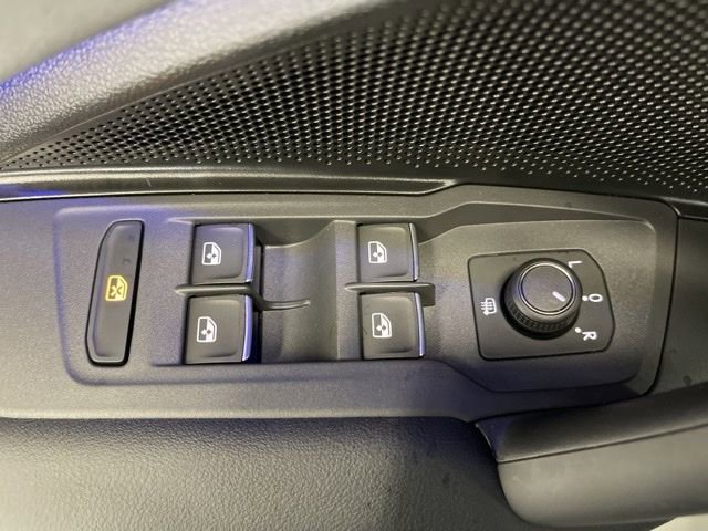 New 2025 Volkswagen Tiguan SE R-Line image 29