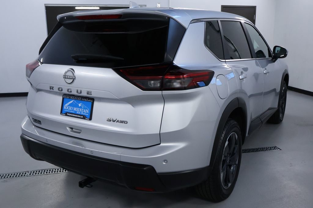 Used 2024 Nissan Rogue SV image 7