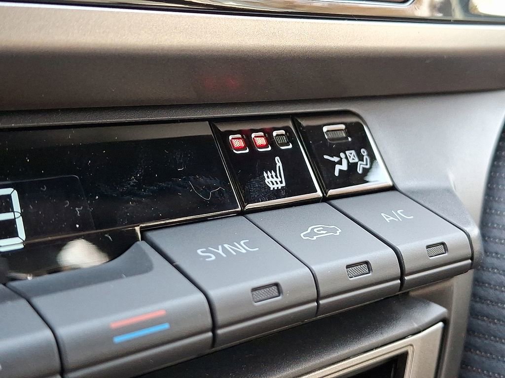 New 2026 Toyota Camry Hybrid FWD image 15