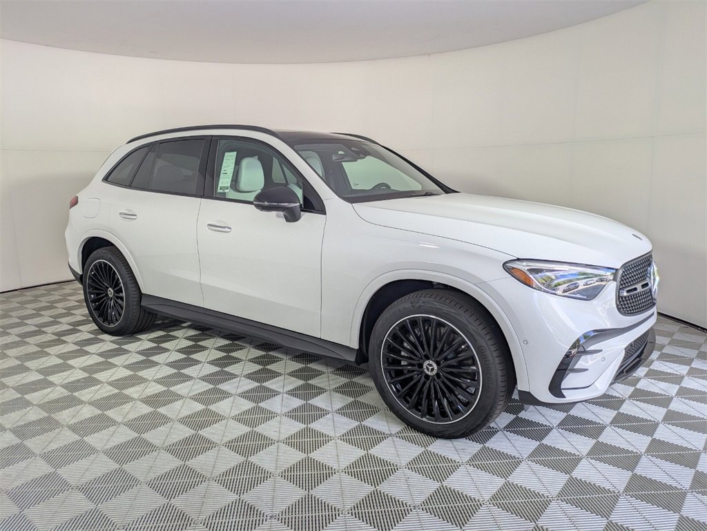New 2025 Mercedes-Benz GLC 300