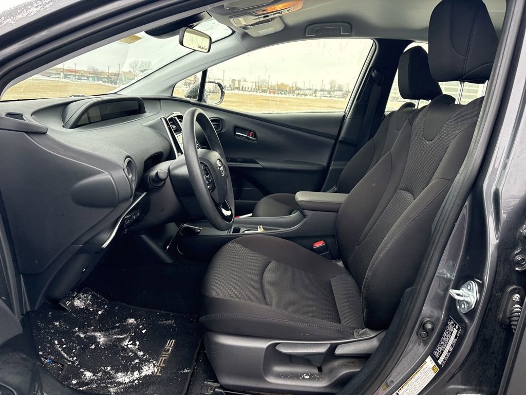 Used 2021 Toyota Prius LE image 14