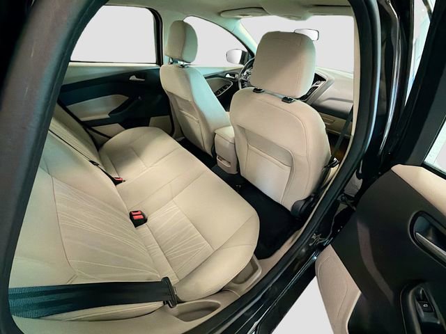 Used 2015 Ford Focus SE w/ SE Cold Weather Package image 22