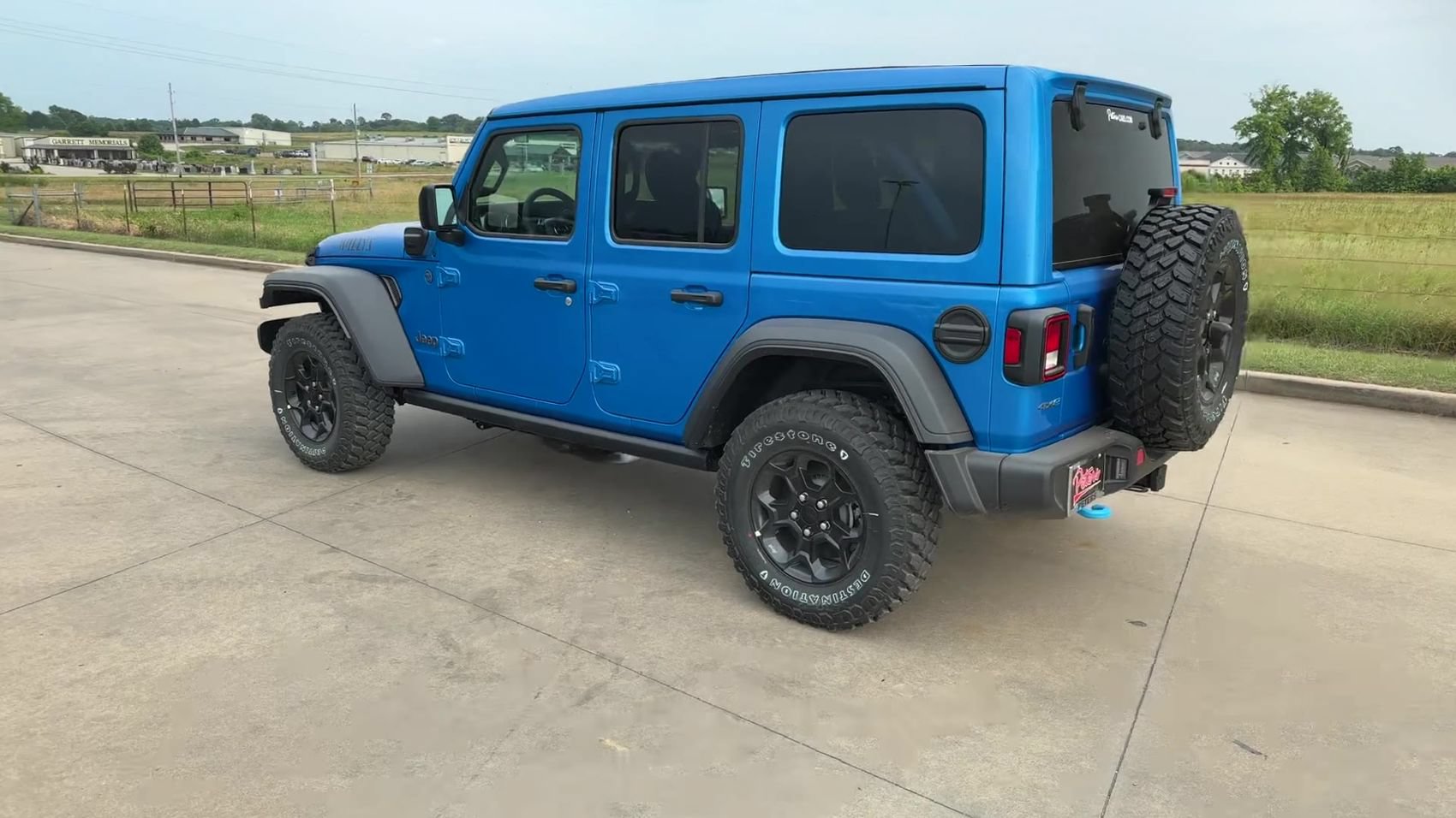 New 2023 Jeep Wrangler Unlimited w/ Sun & Screen Package AWD/4WD image 6