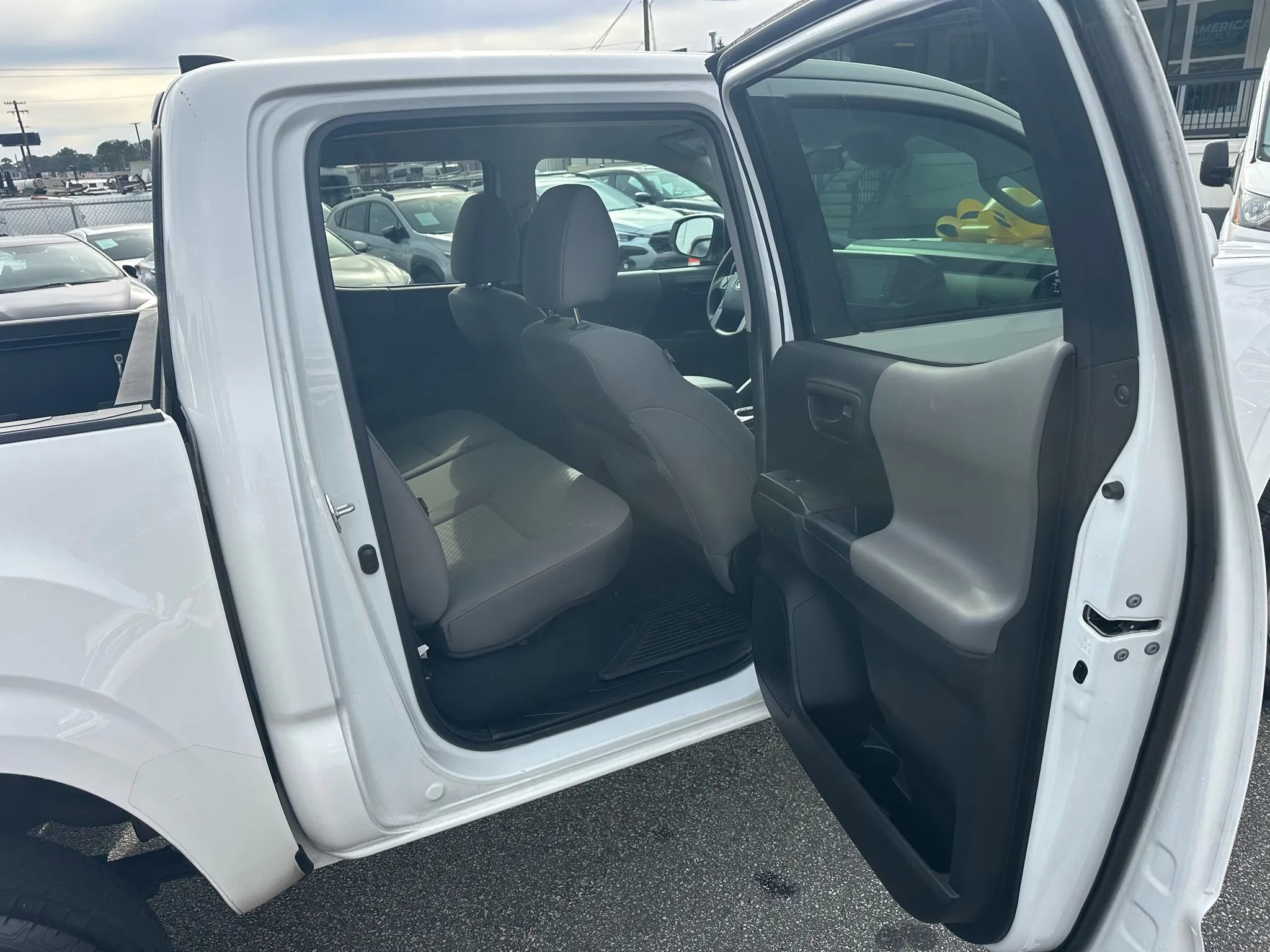 Used 2022 Toyota Tacoma SR w/ SR Convenience Package image 13