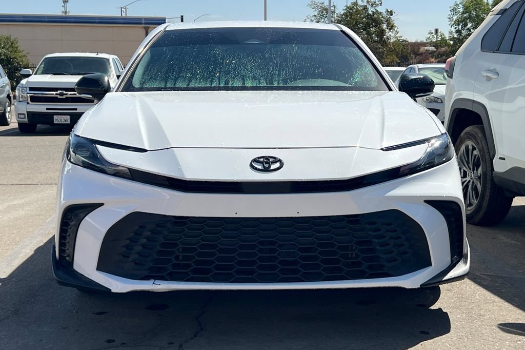 Used 2025 Toyota Camry SE FWD image 3