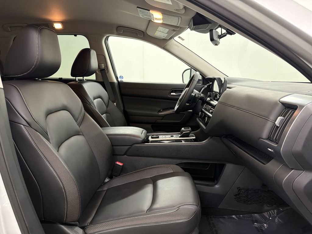 Certified 2025 Nissan Pathfinder SL w/ Cargo Package AWD/4WD image 22