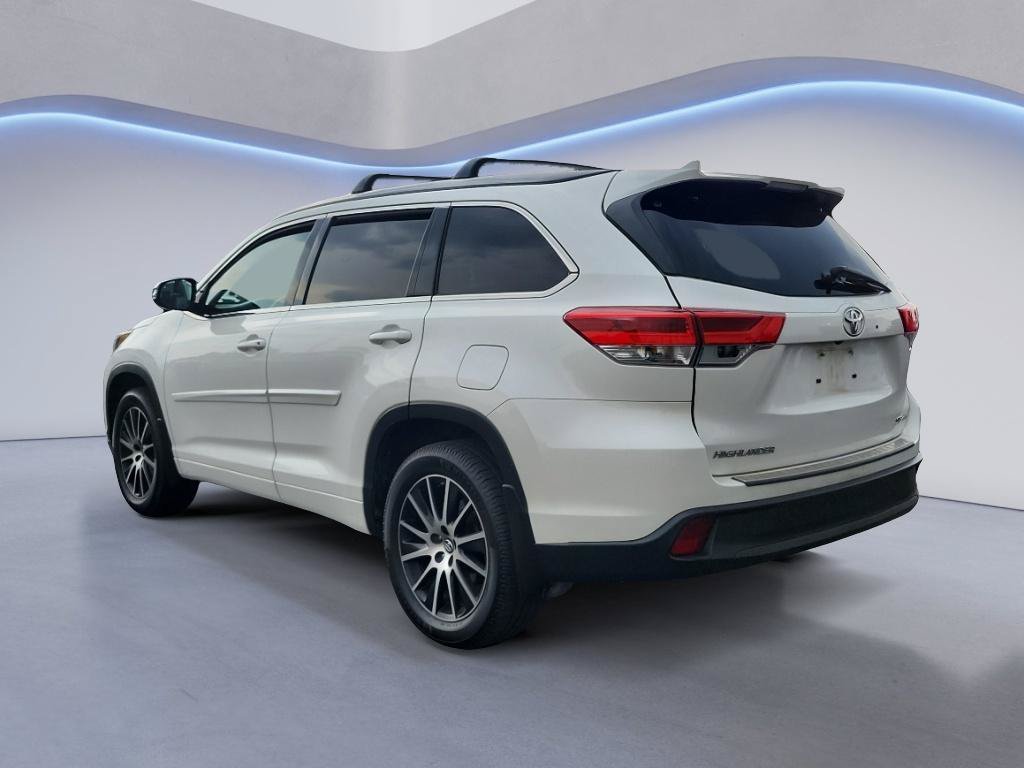 Used 2018 Toyota Highlander SE w/ Protection Package #3 AWD/4WD image 8