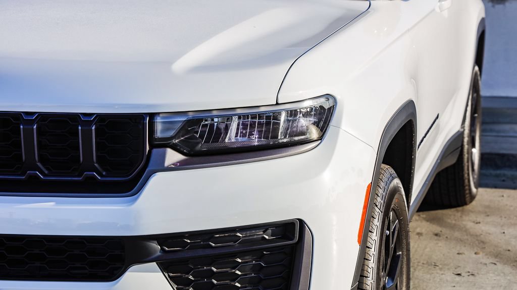 New 2026 Jeep Grand Cherokee Altitude AWD/4WD image 5