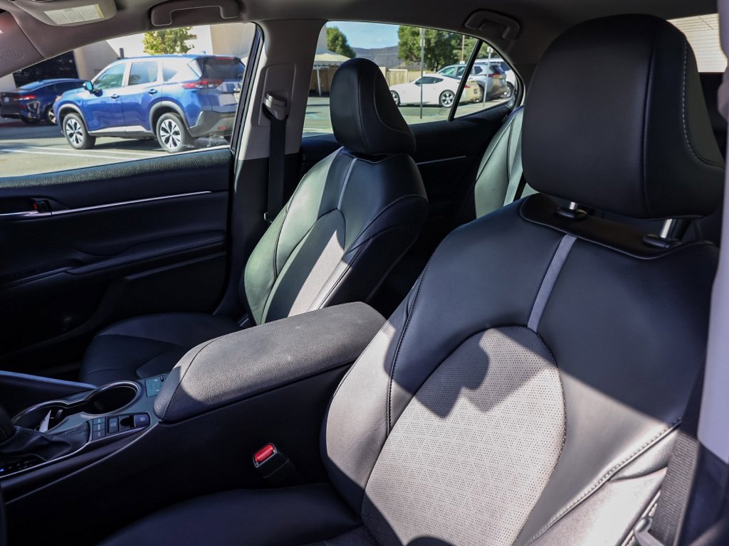 Used 2022 Toyota Camry XSE image 15