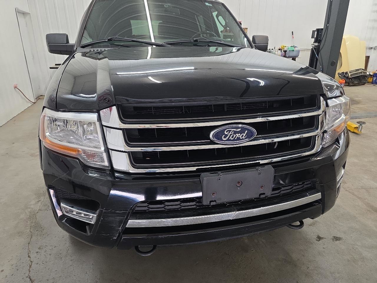 Used 2016 Ford Expedition XLT AWD/4WD image 14