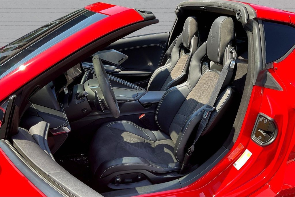 Used 2022 Chevrolet Corvette Stingray Preferred Cpe w/ Engine Appearance Package RWD image 19