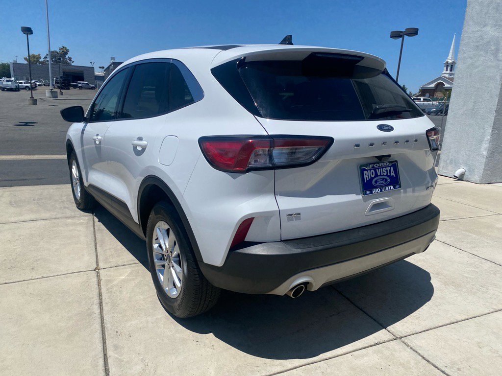 Used 2022 Ford Escape SE image 5
