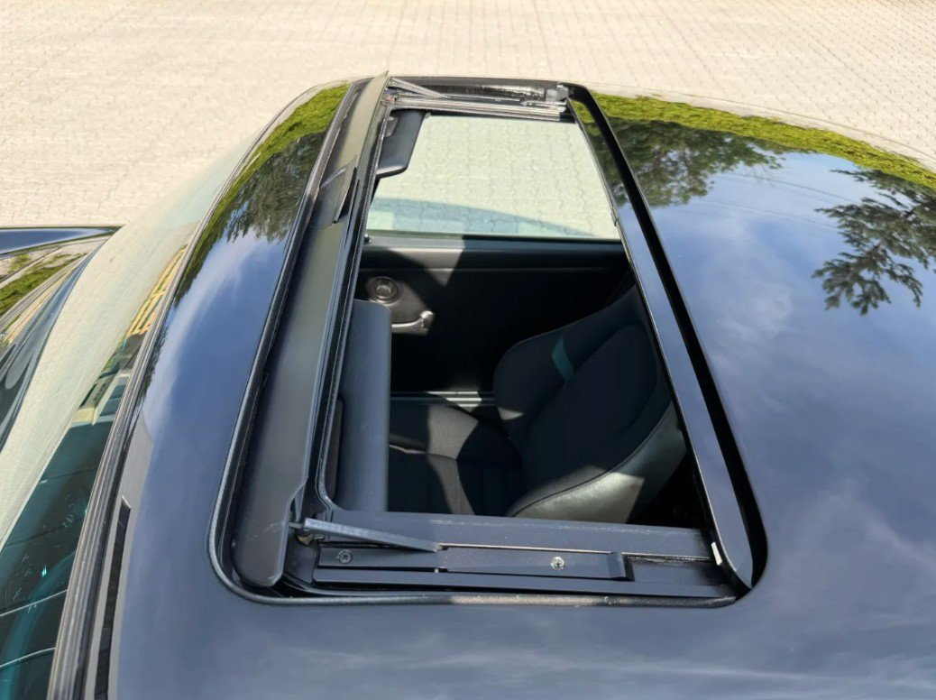 Used 1993 Porsche 911 RS America RWD image 7