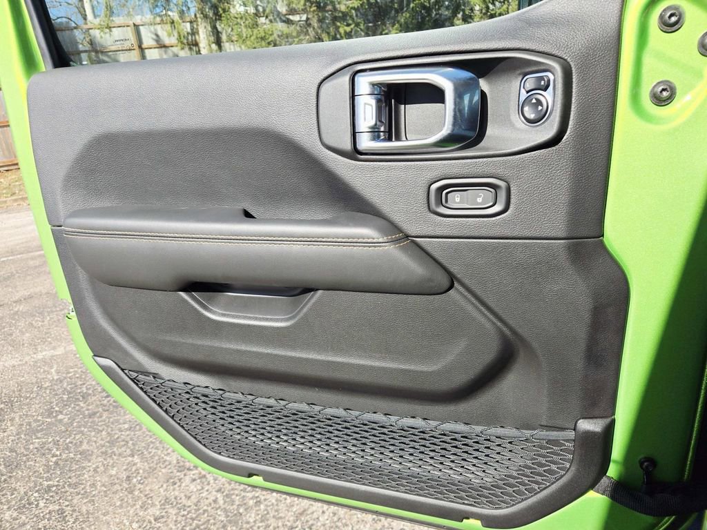 Certified 2025 Jeep Gladiator Sport image 36