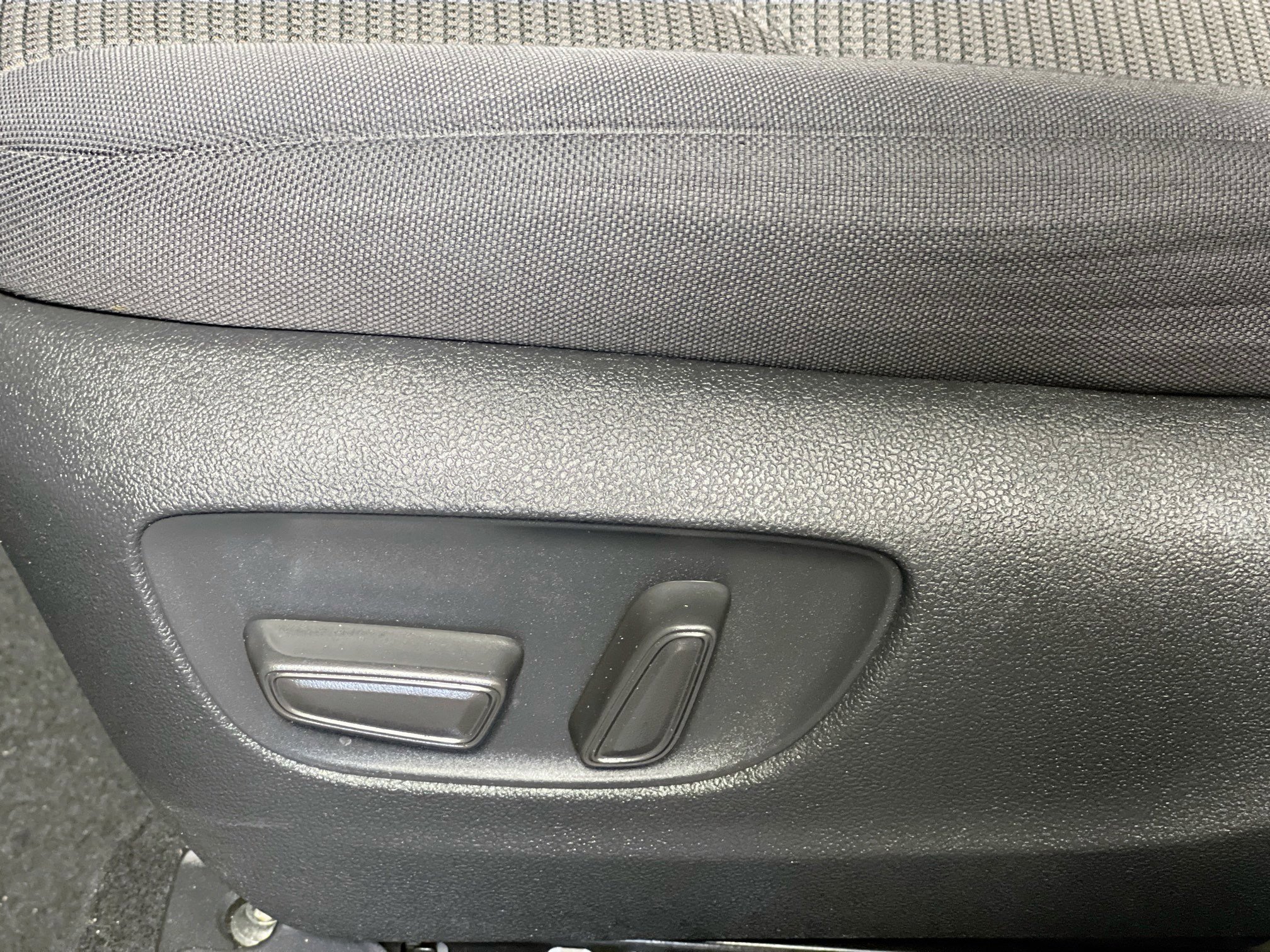Used 2023 Toyota Highlander L FWD image 15