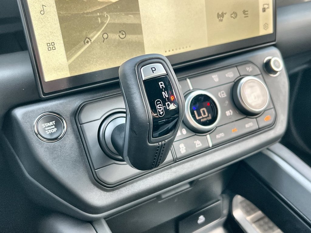 New 2026 Land Rover Defender 110 X-Dynamic SE AWD/4WD image 27