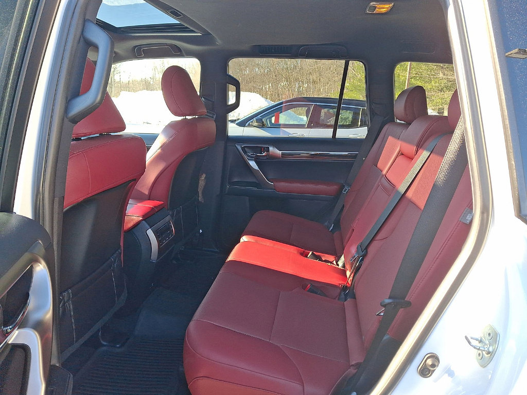 Used 2022 Lexus GX 460 Premium w/ Premium Package image 3