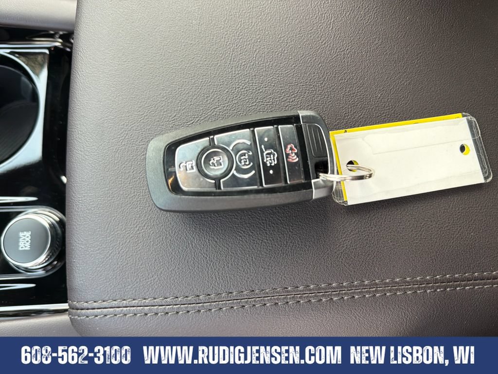 Used 2026 Ford Explorer Platinum w/ LUX Leather Package AWD/4WD image 31