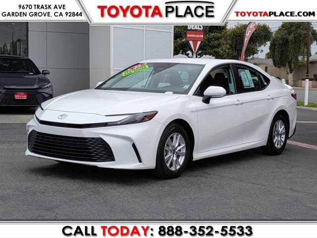 Used 2025 Toyota Camry LE w/ Convenience Package FWD image 1