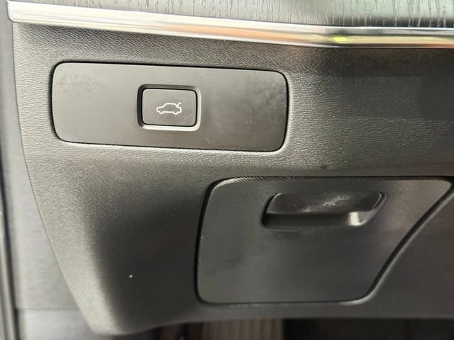 Used 2023 Volvo XC90 B6 Ultimate AWD/4WD image 35