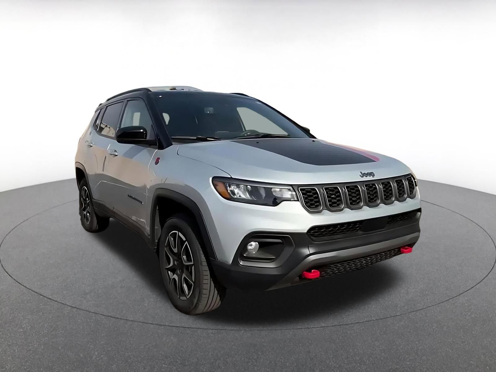 Used 2025 Jeep Compass Trailhawk AWD/4WD image 3