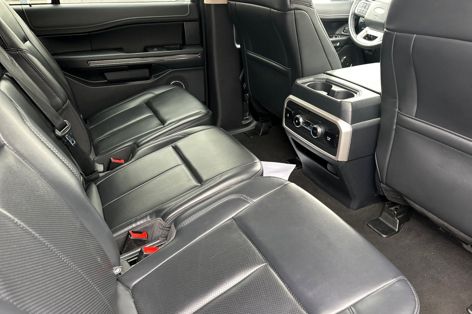 Used 2024 Ford Expedition Max XLT image 20