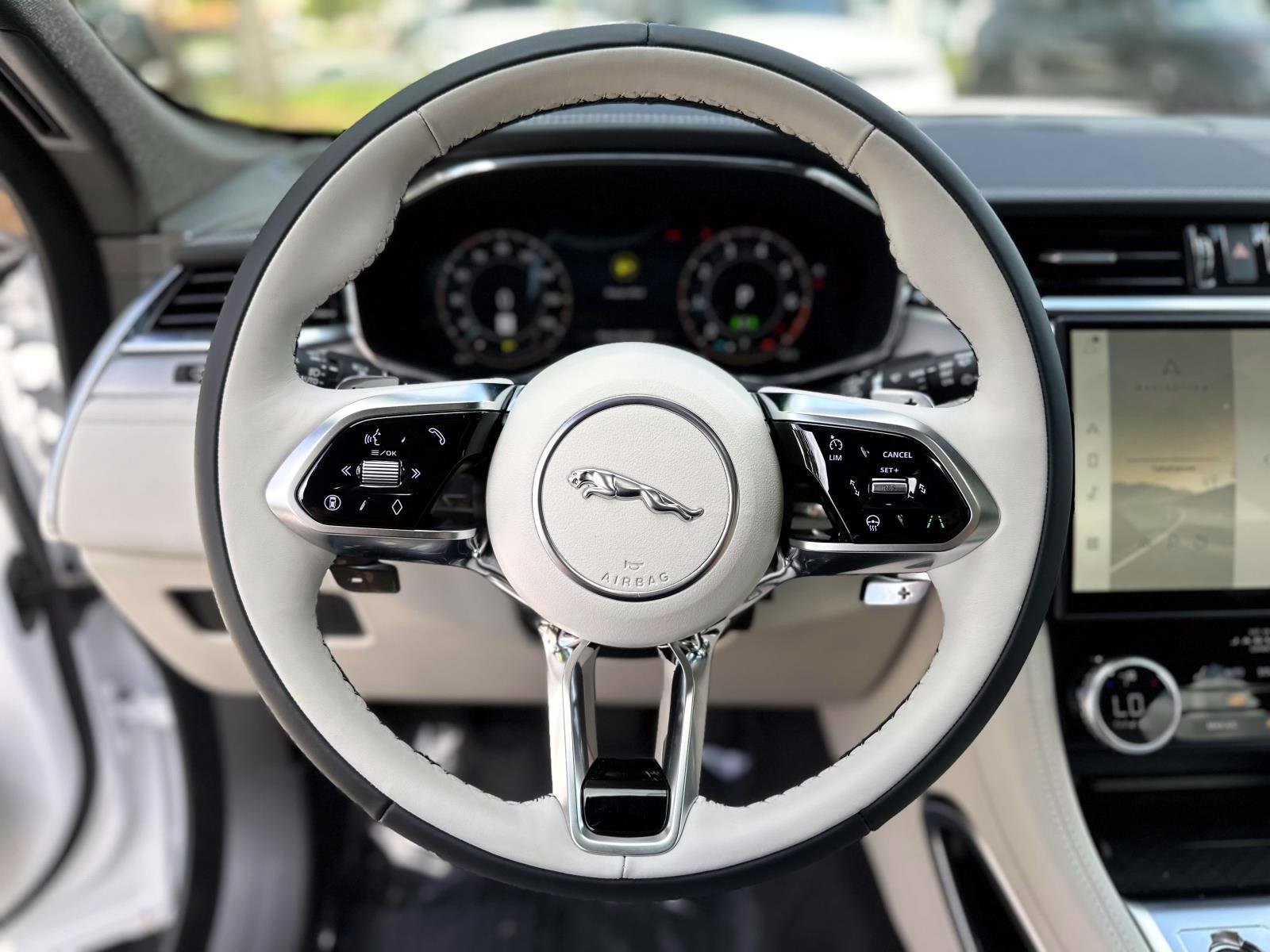 New 2026 Jaguar F-PACE R-Dynamic S image 20
