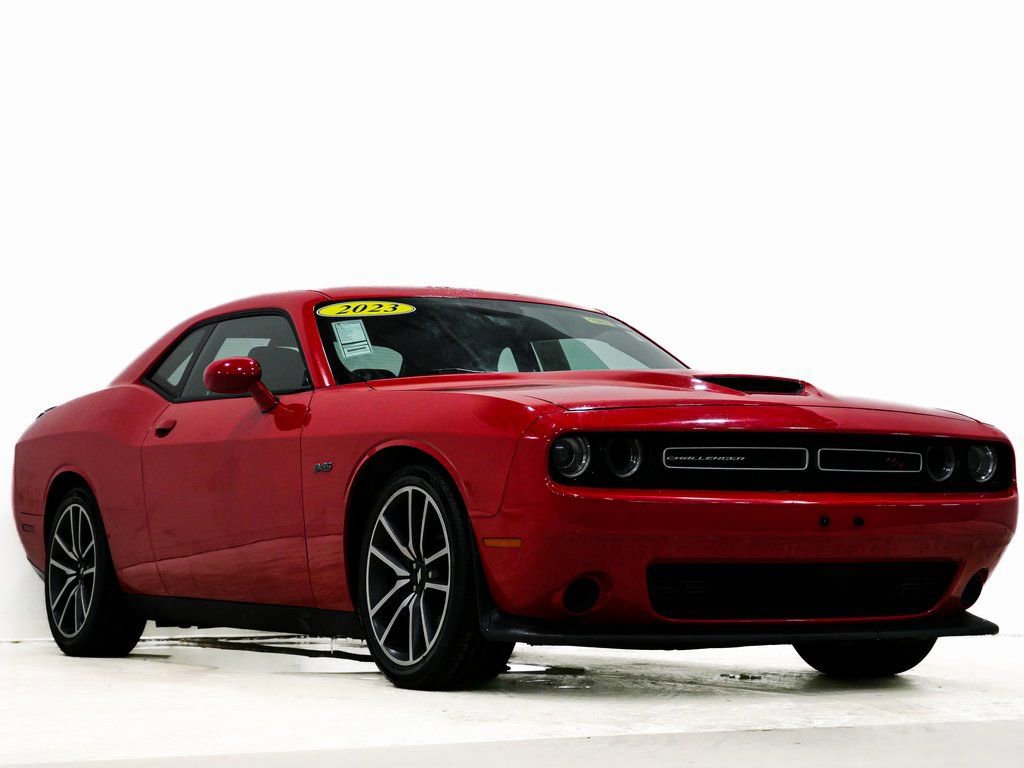 Used 2023 Dodge Challenger R/T image 1