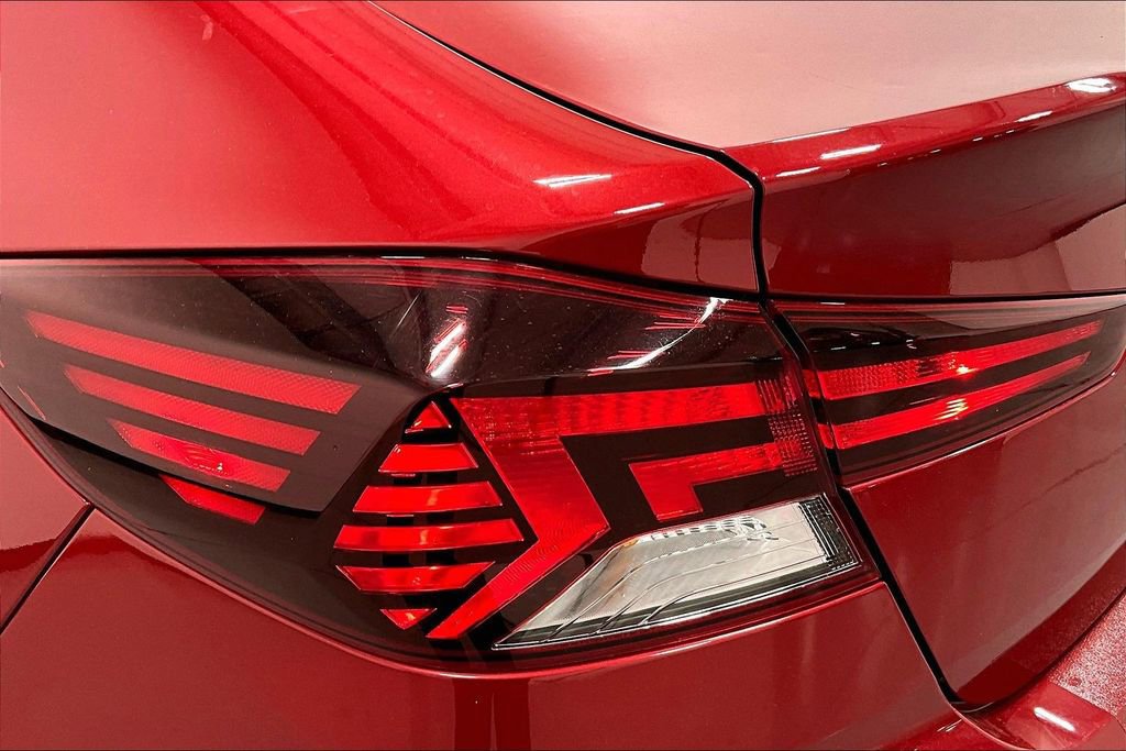 Used 2020 Hyundai Elantra SEL image 37