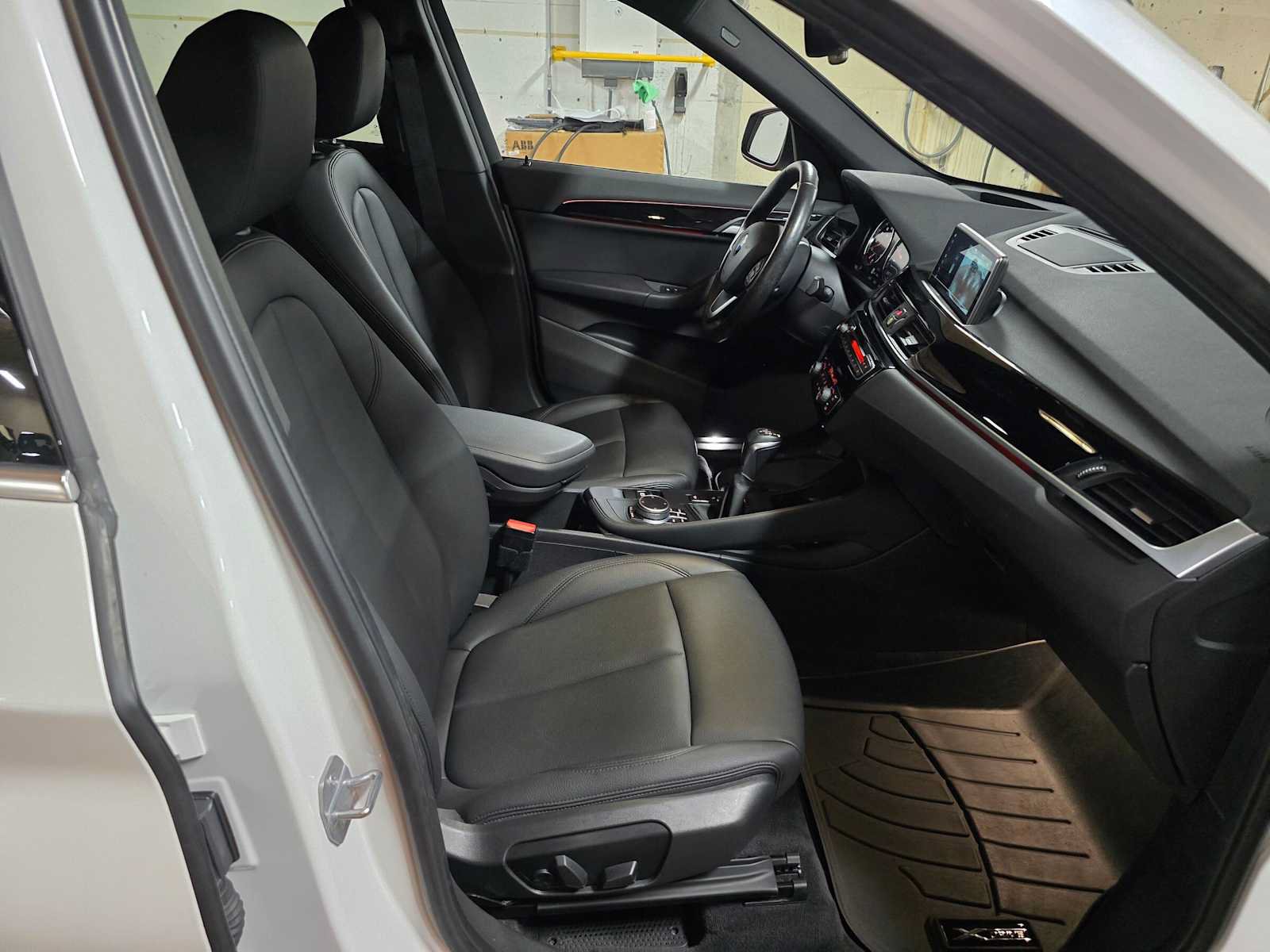 Used 2019 BMW X1 xDrive28i w/ Convenience Package AWD/4WD image 11
