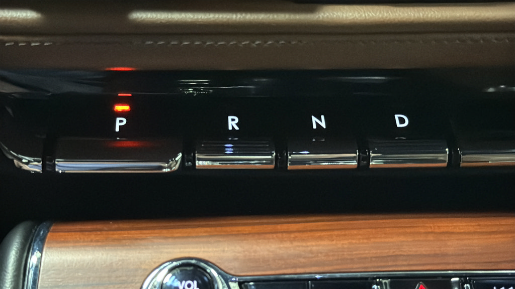 Used 2023 Lincoln Aviator Grand Touring w/ Equipment Group 301A AWD/4WD image 18