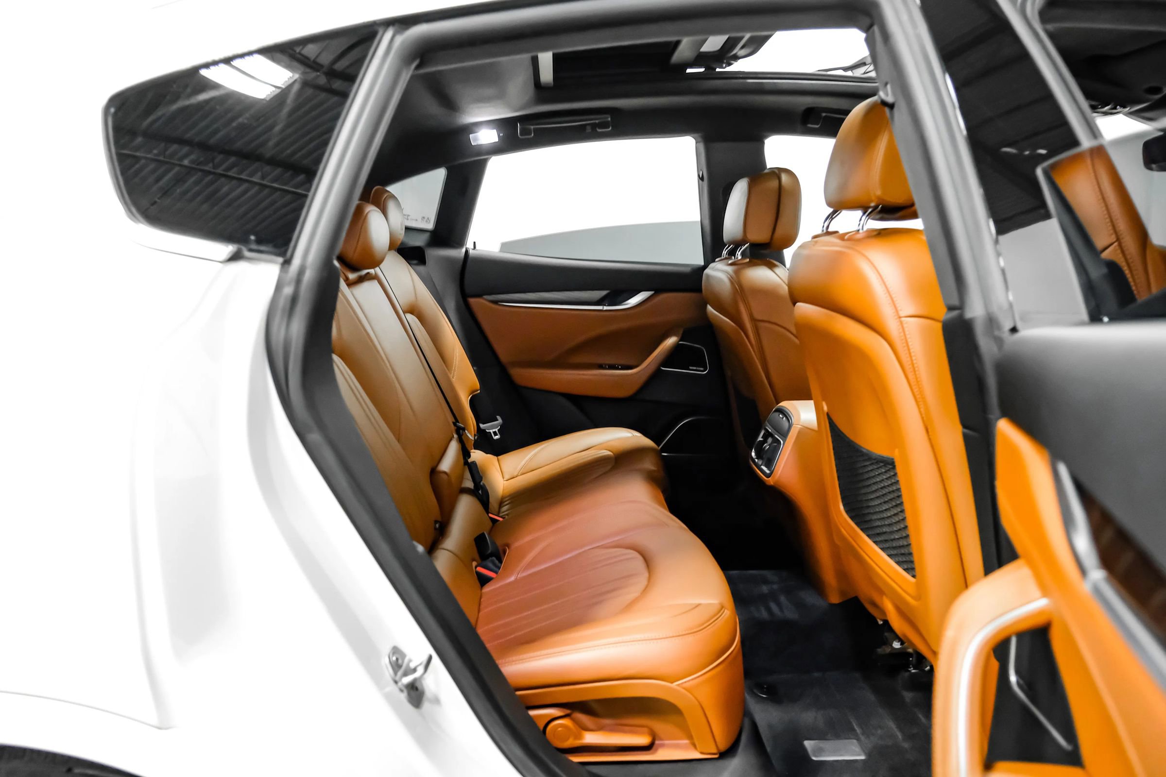 Used 2018 Maserati Levante GranLusso image 34