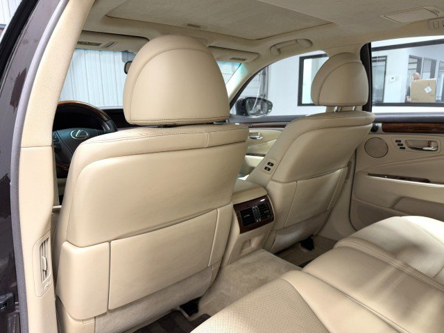 Used 2013 Lexus LS 460 w/ Ultra Luxury Pkg RWD image 20