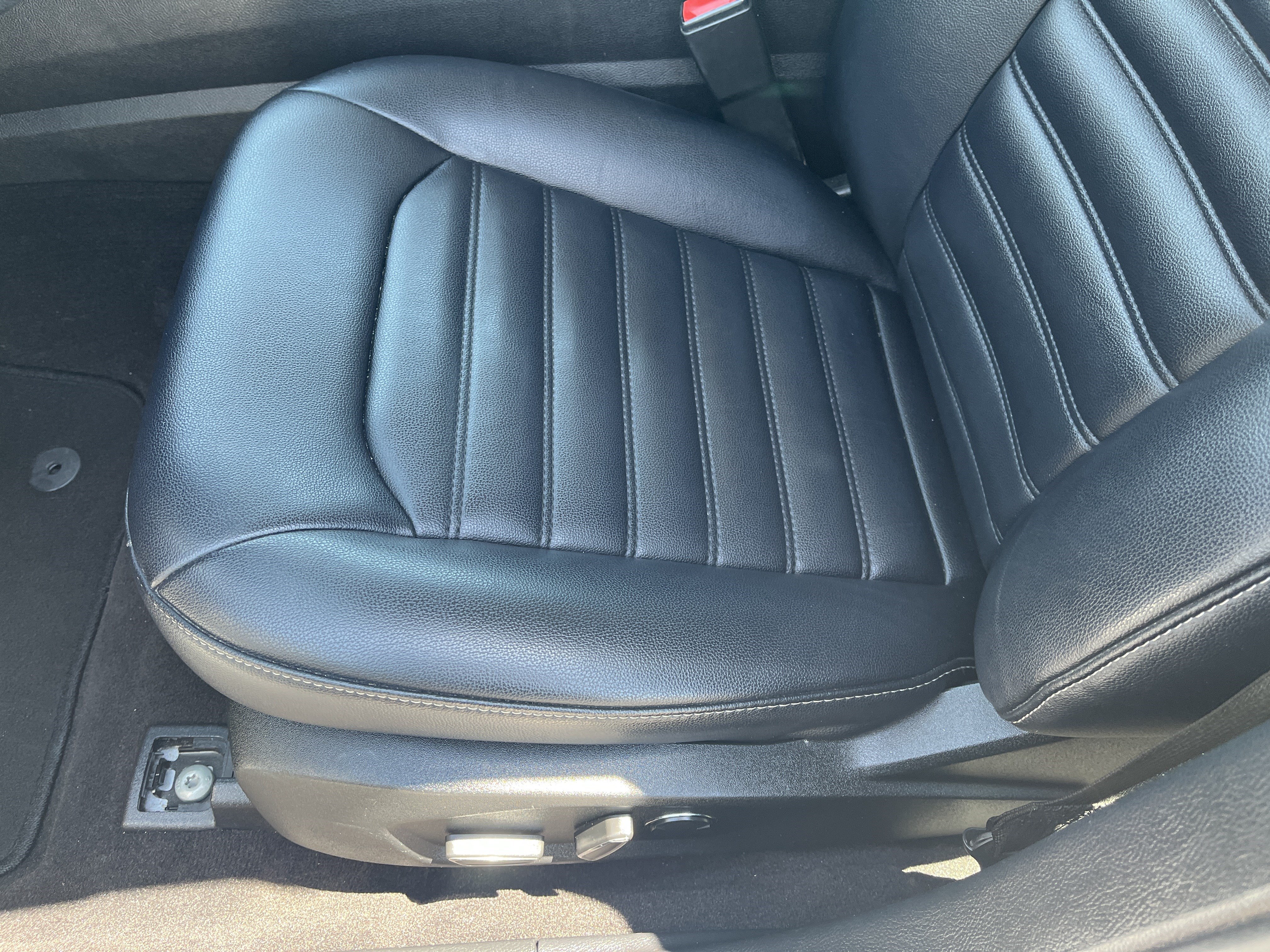 Used 2019 Ford Fusion SEL FWD image 15