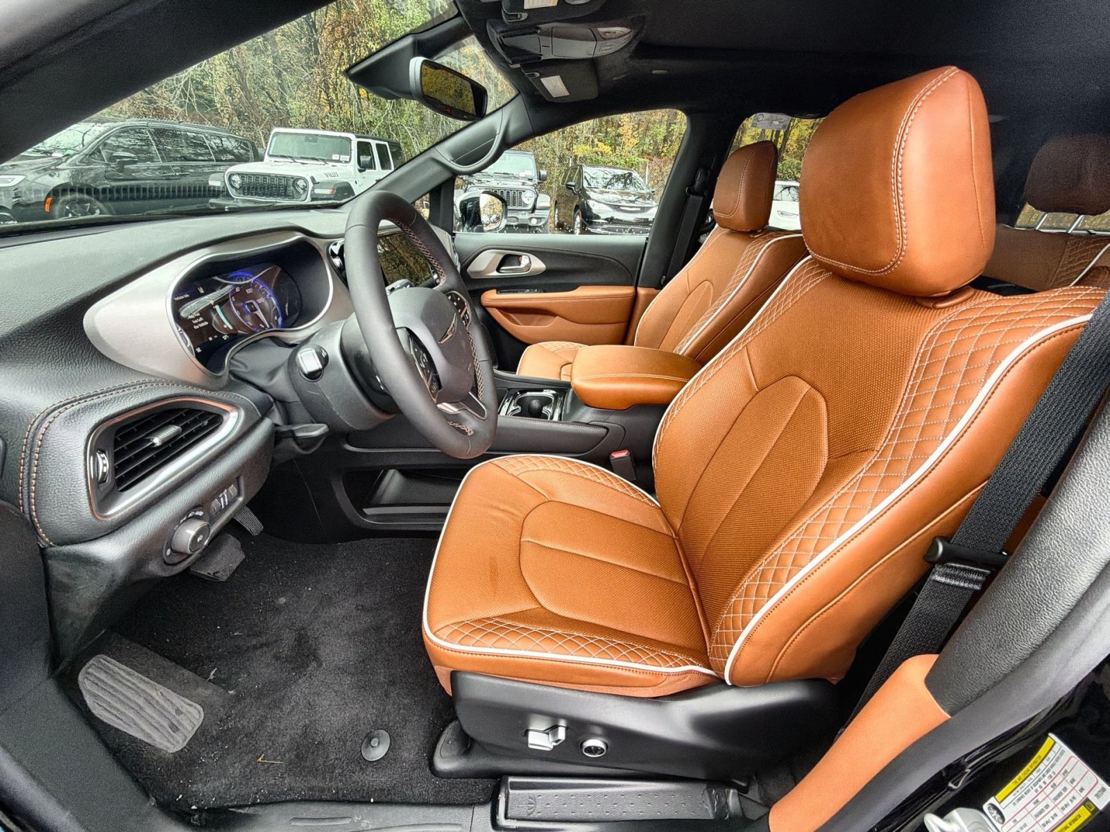 New 2026 Chrysler Pacifica Pinnacle FWD image 13