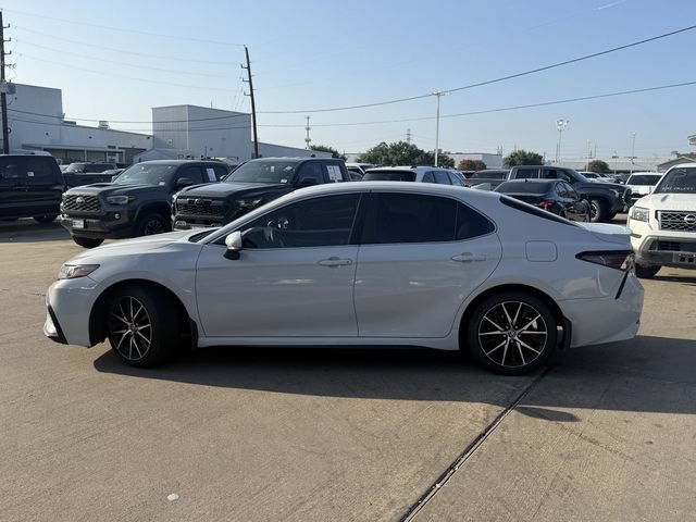 Used 2023 Toyota Camry SE FWD image 8