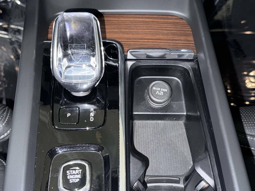 Used 2023 Volvo XC60 T8 Ultimate w/ Climate Package AWD/4WD image 24