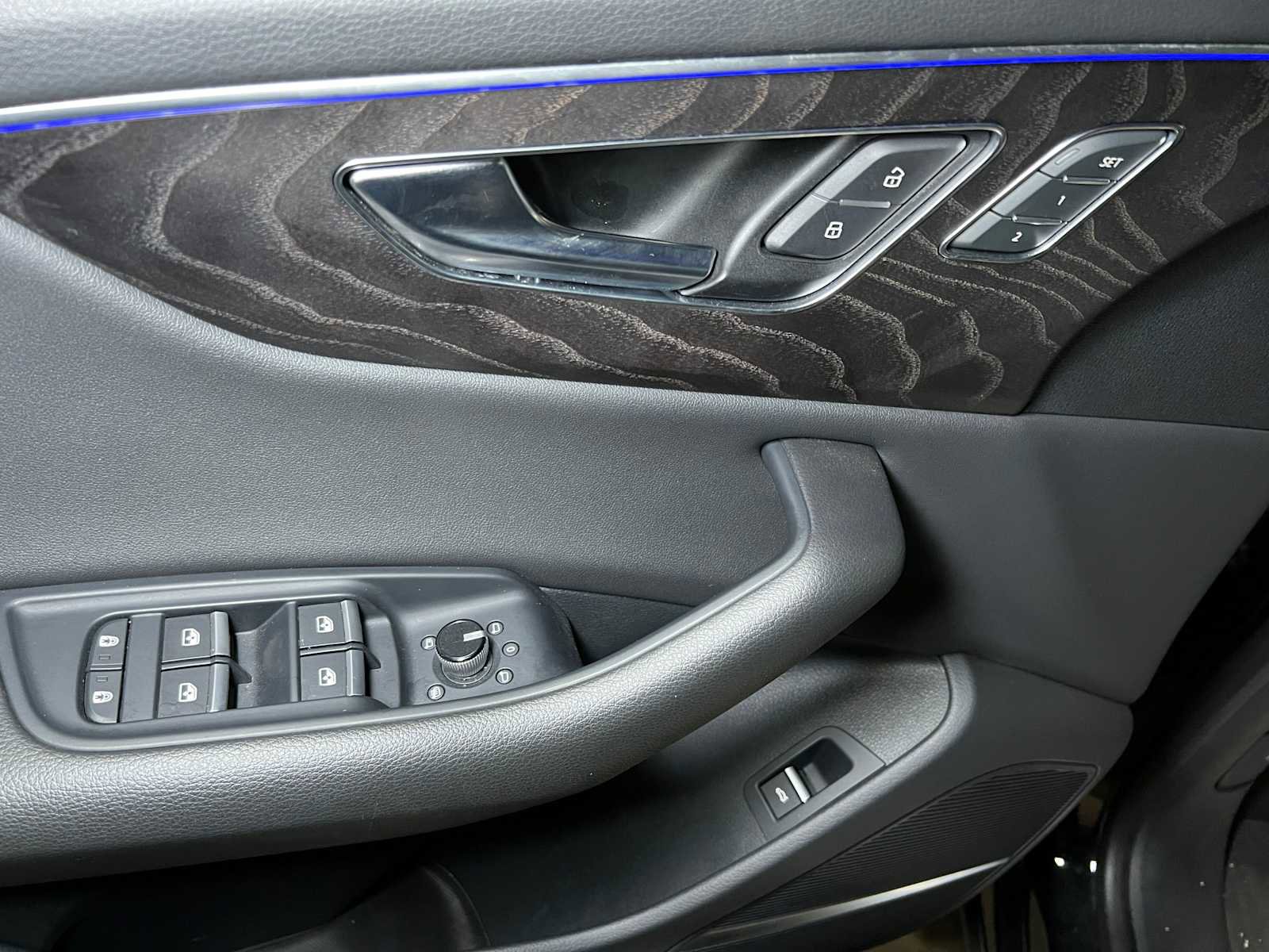 Used 2022 Audi Q8 Premium Plus w/ Premium Plus Package image 21