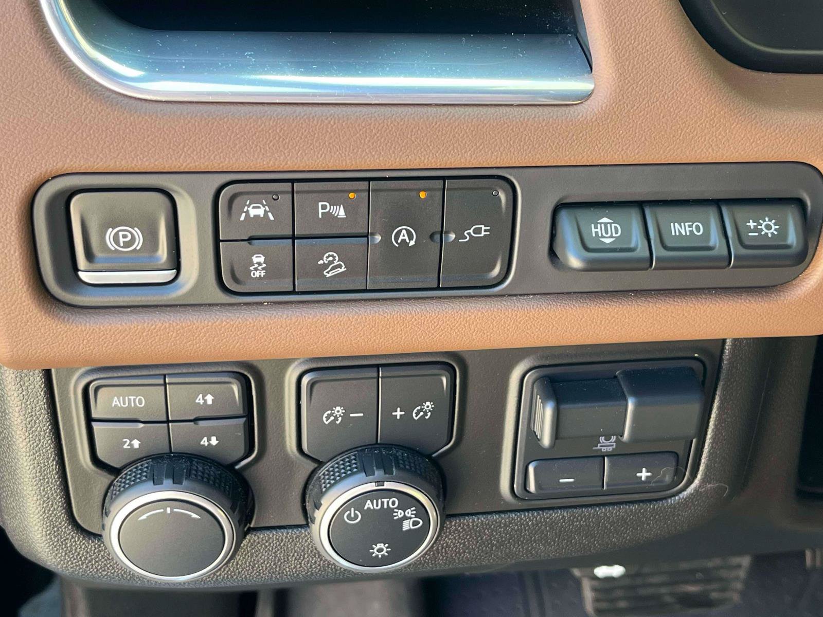 Used 2021 Chevrolet Tahoe High Country w/ Premium Package AWD/4WD image 36