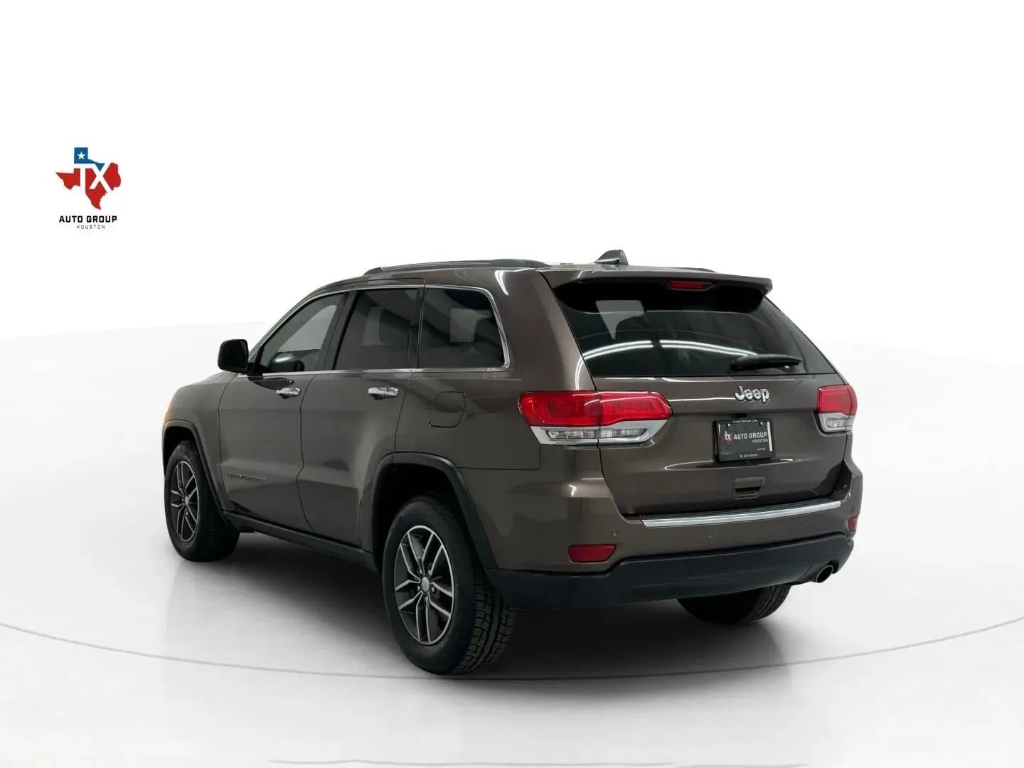 Used 2017 Jeep Grand Cherokee Limited RWD image 4