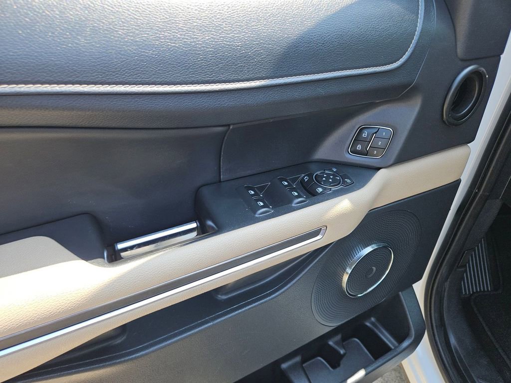 Used 2023 Ford Expedition Max XLT image 15