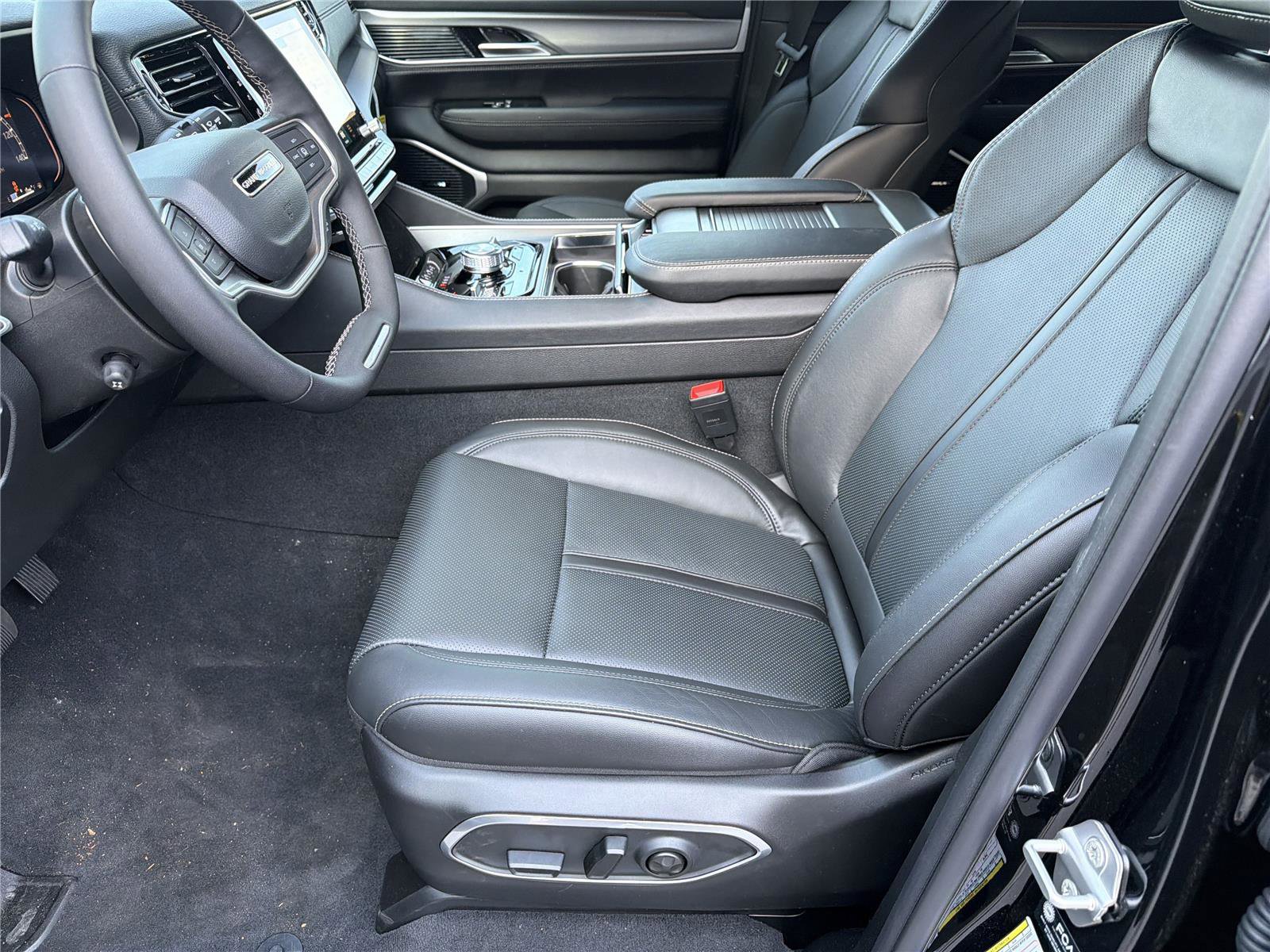 New 2026 Jeep Grand Wagoneer 4WD image 6