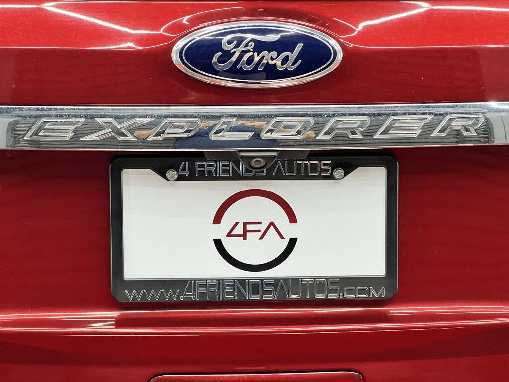 Used 2015 Ford Explorer XLT w/ Equipment Group 202A image 32