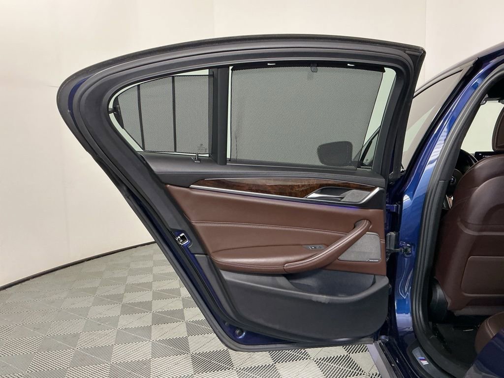 Used 2018 BMW M550i xDrive image 24