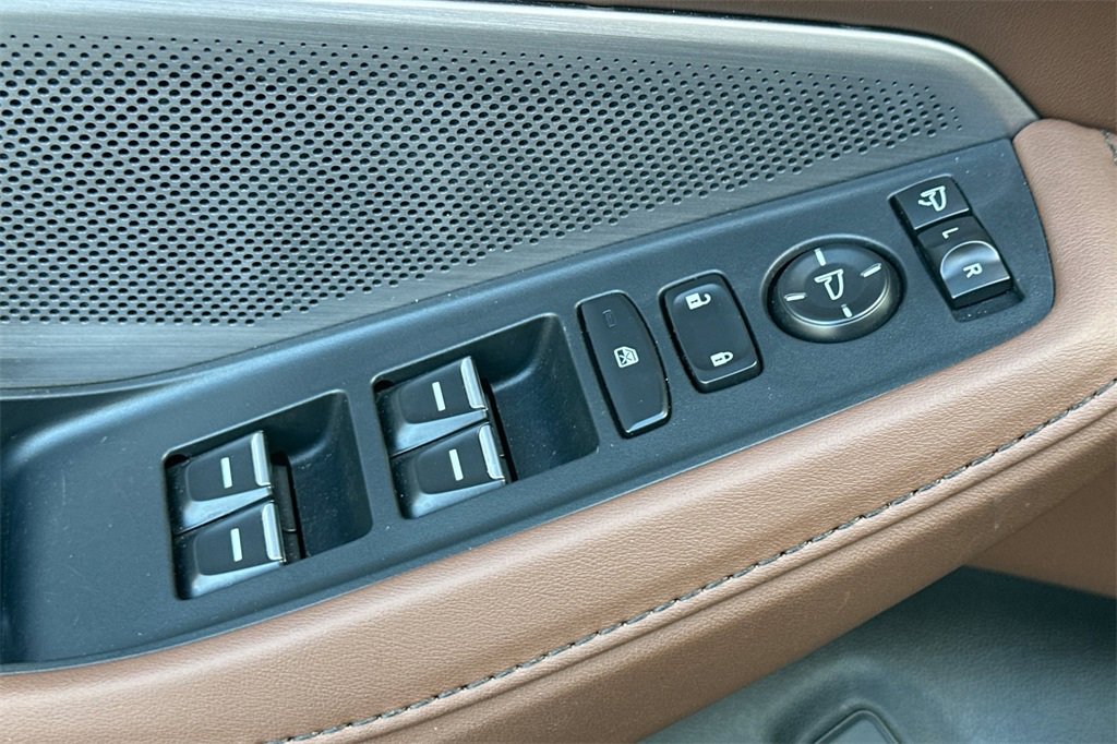 Used 2025 Acura MDX w/ Technology Package image 12